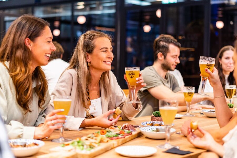 Rotterdam: Stadshaven Brewery Tour with Beer Tastings - Guide style and group size