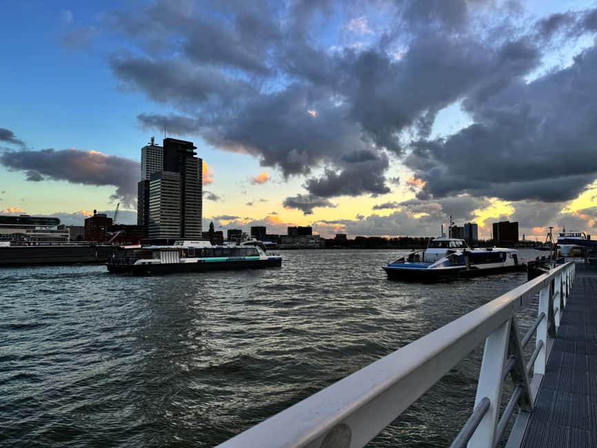Rotterdam: Waterbus Ticket to Dordrecht and/or Kinderdijk - Finding the right pier at Erasmusbrug