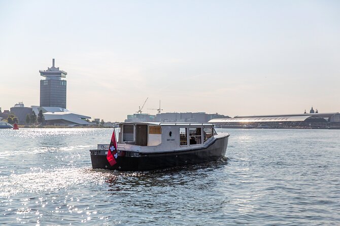 Small Group Boutique All-Inclusive Tour (max 12 p) With Captain - Red lights and narrow canal houses