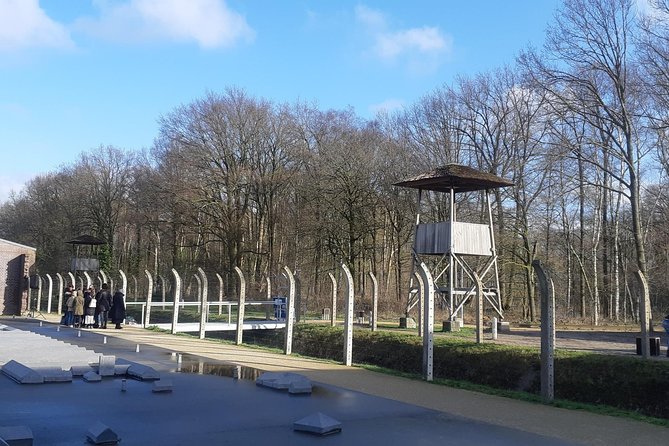 Small Group Tour to Nazi WWII concentration camp from Amsterdam - Food, comfort, and practical details
