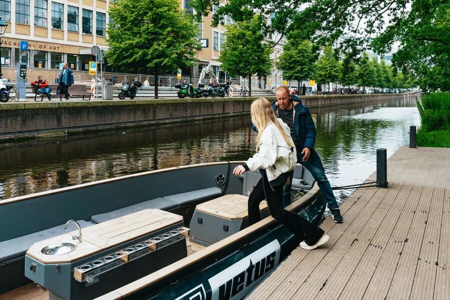 The Hague: Canal Cruise with music from local artists - Should you book the The Hague music canal cruise?