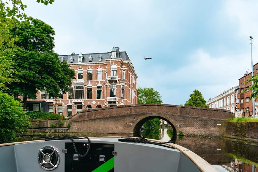 The Hague: Canal Cruise with music from local artists - The soundtrack is a real part of the experience