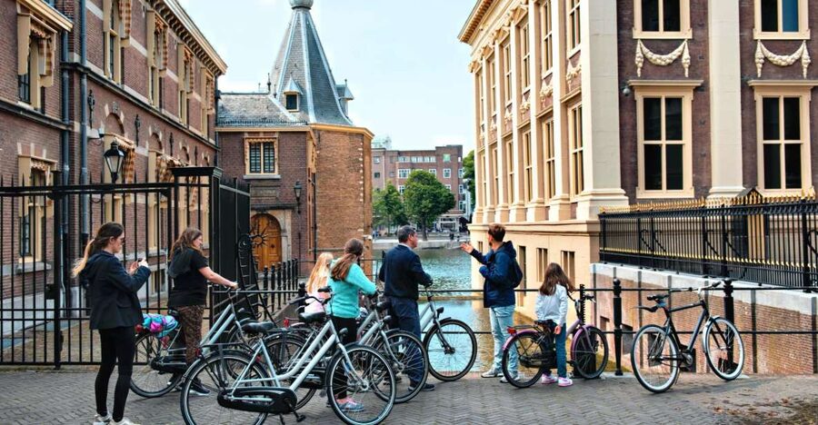The Hague: Highlights Bike Tour - Royal Stables and palace districts