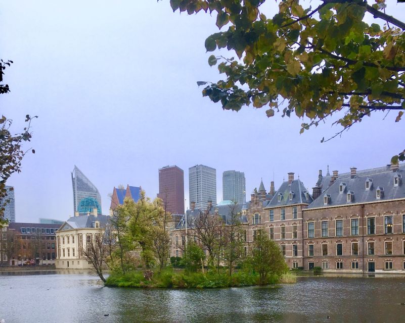 The Hague: Highlights Bike Tour - What the guide adds to the ride