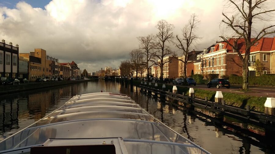 The Hague: One Way Boat Ticket to or from Delft - What the guide adds to the ride
