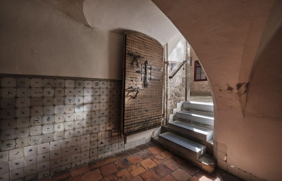 The Hague: Prison Gate Museum - Cells, status, and daily confinement