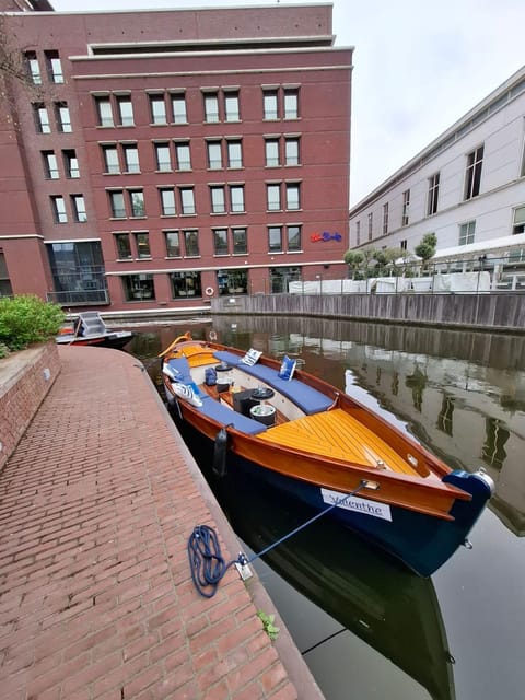 The Hague: Private Boattour up to 10 persons - How private capacity affects the value