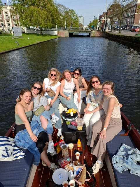 The Hague: Private Boattour up to 10 persons - Starting across from the Hilton Hotel