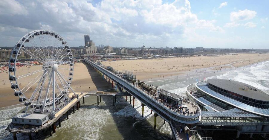 The Hague: The Pier SkyView Ticket with Drink and Snack - Coffee, tea, and the small treat