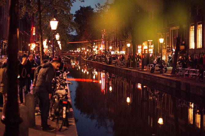 Treasures of Amsterdam: Coffeeshops & Red Light District Private Tour - Why a private guide can be worth $95.54