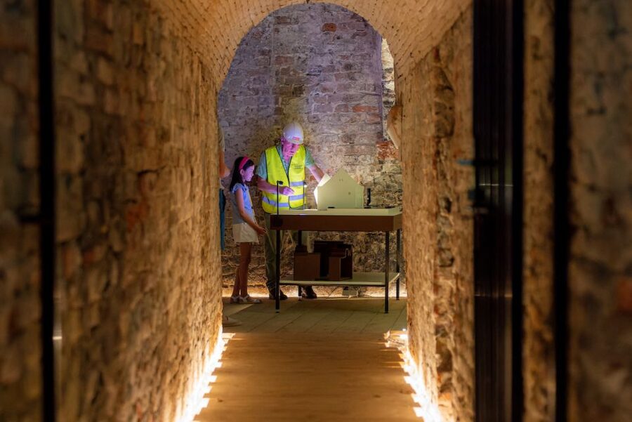Utrecht: Lofen Palace with Entry Ticket & Guide (Dutch) - Should you book this underground Utrecht visit?