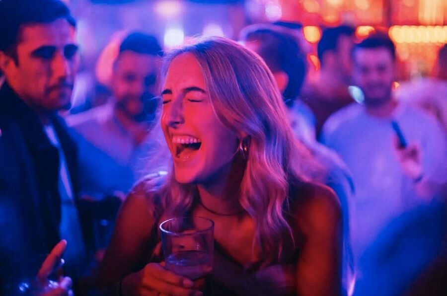 Utrecht: Ludwig's Original Pub Crawl with VIP Club Entry - Who will enjoy this most?