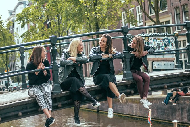Vacation Photoshoot & Tour in Amsterdam - The gallery, retouching, and delivery schedule