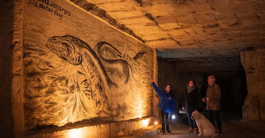 Valkenburg: Municipal Cave Guided Tour - What the walking tour reveals