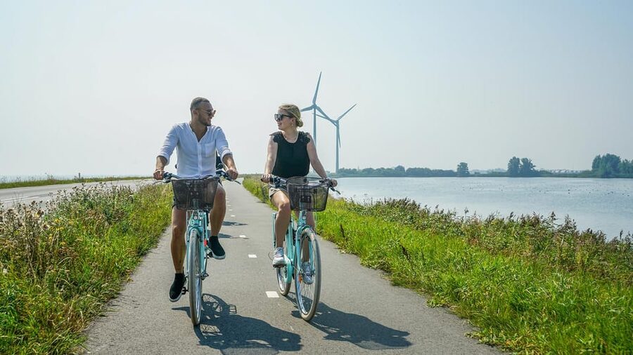 Volendam: Bike Rental including Highlights-Routes - Families, fitness, and comfort