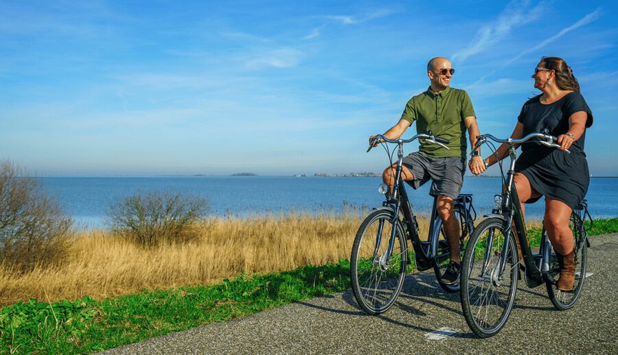 Volendam: Bike Rental including Highlights-Routes - Marken and the 10-kilometer dike