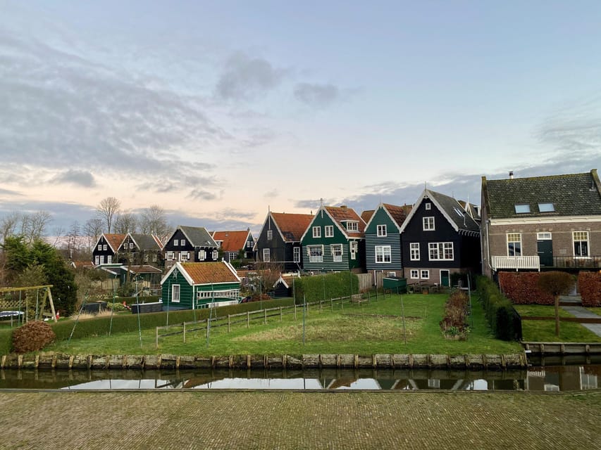Volendam: E-Bike Rental including Highlights-Routes - What you get for $42