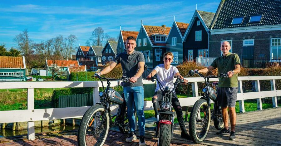 Volendam: E-Fatbike Rental - Riding the dike toward Marken