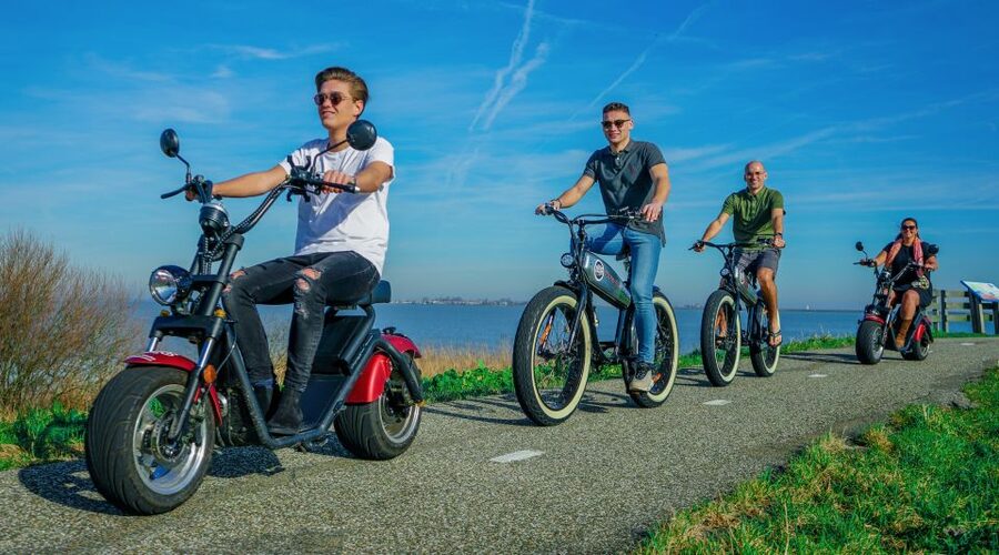 Volendam: E-Scooter Rental - Continuing from Monnickendam to Marken