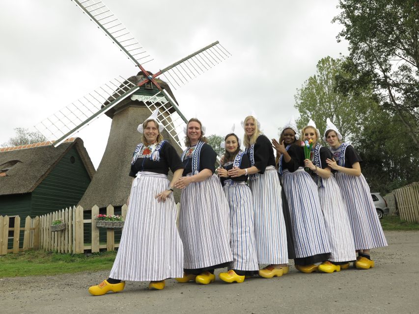 Volendam: Traditional Costume Photo with Cheese & Clog Tour - Is $11 a good value?