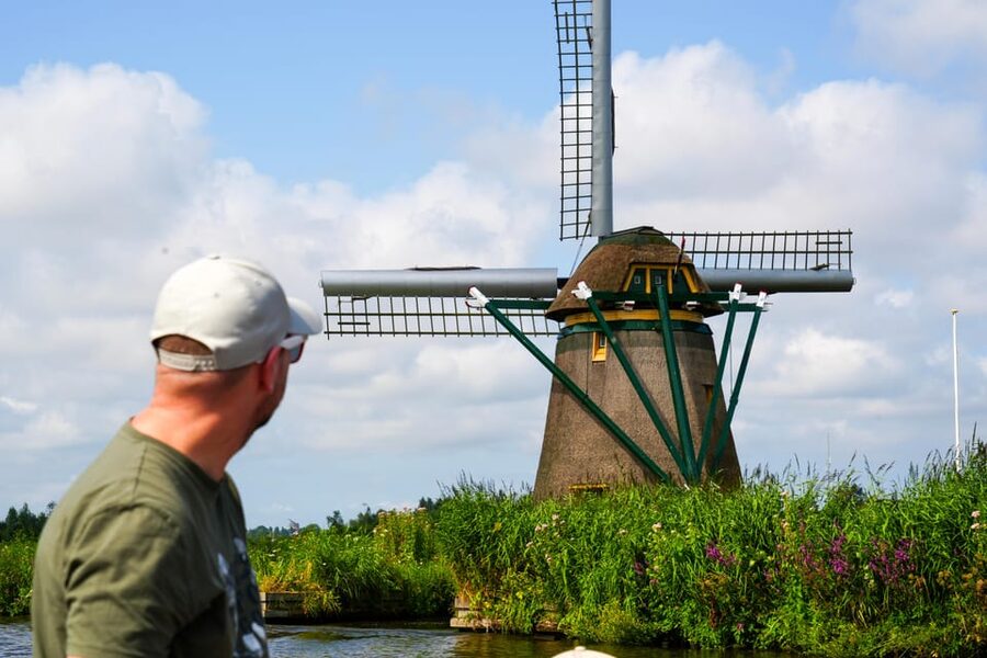 Warmond: Windmill Cruise and Keukenhof Entry Ticket - Windmills, villages, and the Groene Hart