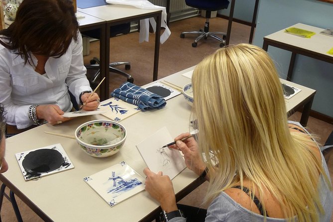 Workshop 'Paint your own Delft Blue Tile!' - Price and value for a handmade Amsterdam souvenir