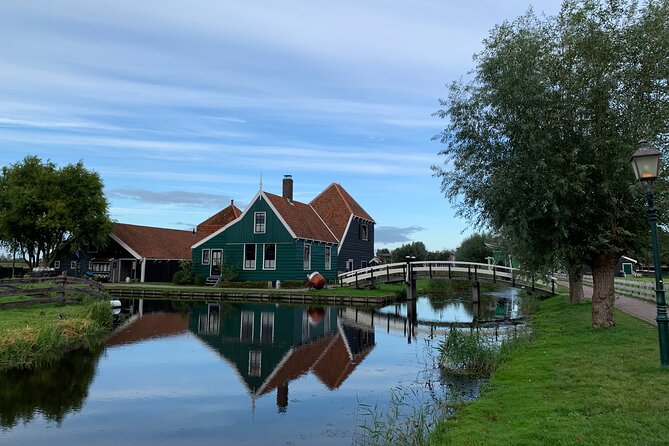 Zaanse Schans and Giethoorn Small-Group Tour with Hotel Pick-Up - Who should book this day trip?
