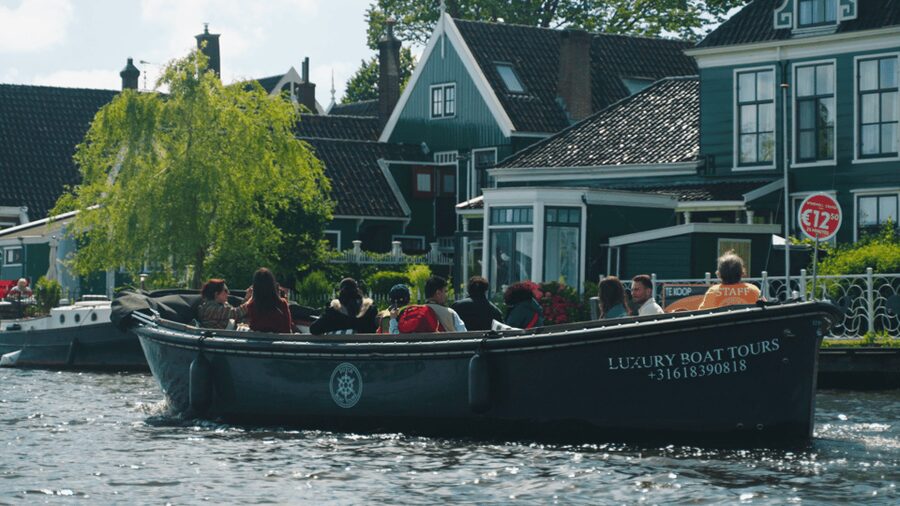 Zaanse Schans: Cruise UNESCO Windmills Village + Live Guide - De Bleeke Dood and the old waterfront buildings
