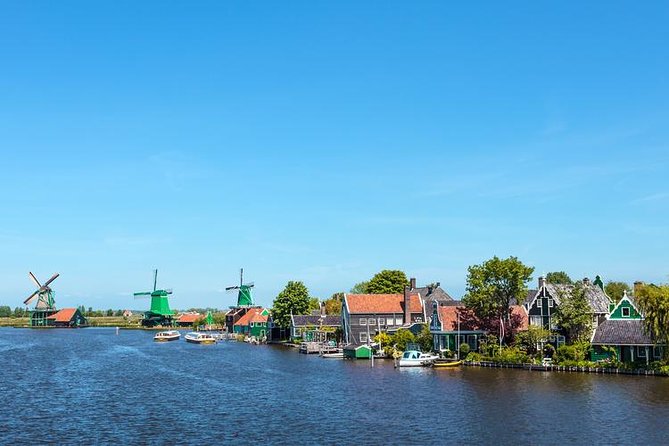 Zaanse Schans, Edam, Volendam and Marken Tour - Two hours in Volendam for lunch and the waterfront