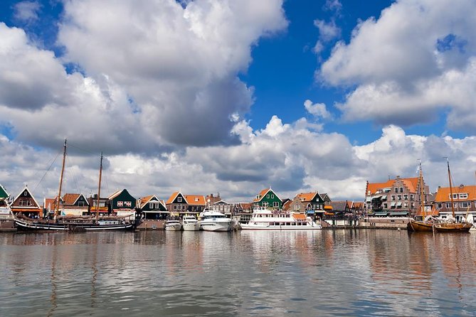 Zaanse Schans, Edam, Volendam and Marken Tour - The coach, group size, and physical effort
