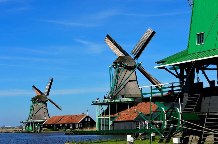 Zaanse Schans: Windmill & Museum Entry Ticket w/ Audio Guide - Shops, cheese, restaurants, and breaks
