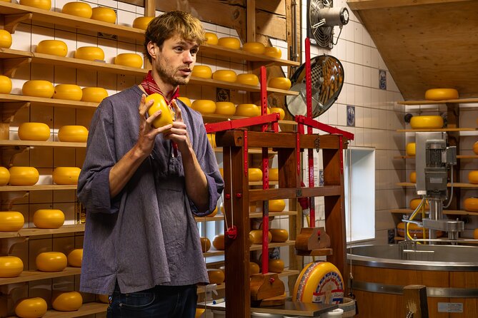 Zaanse Schans Windmills, Cheese and Volendam Tour from Amsterdam - Catharina Hoeve: cheese tasting with a short demonstration