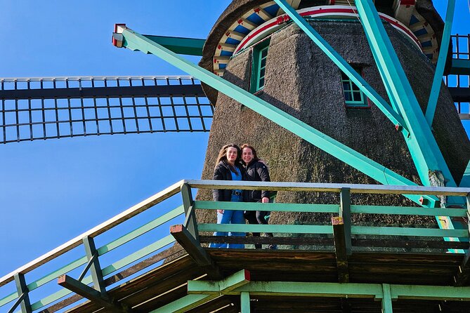 Zaanse Schans Windmills, Cheese and Volendam Tour from Amsterdam - Guides can make or break the day